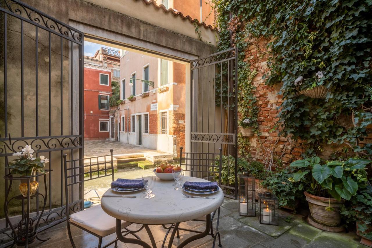 Garden Mansion With Private Mooring R&R Lejlighed Venedig Eksteriør billede