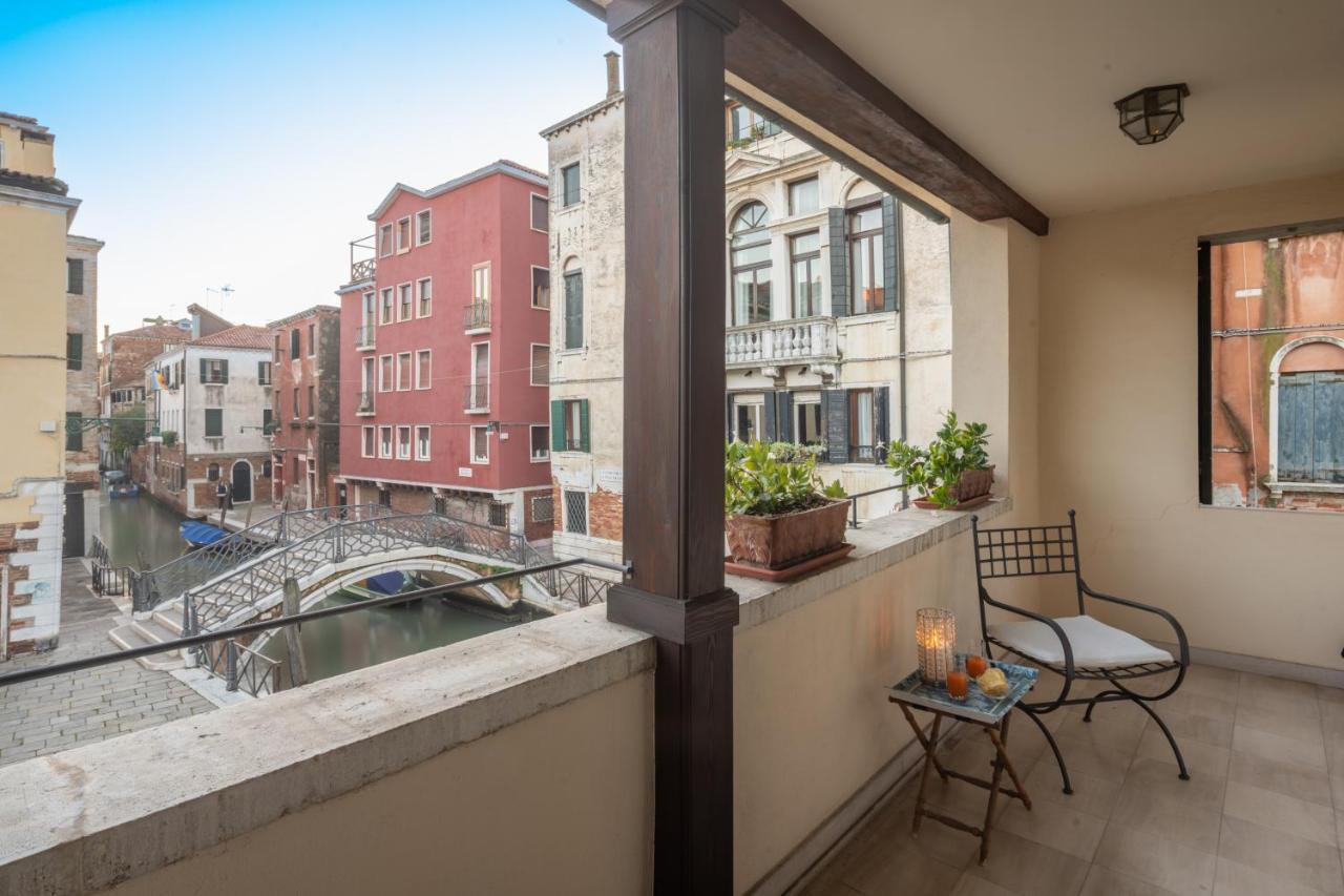 Garden Mansion With Private Mooring R&R Lejlighed Venedig Eksteriør billede
